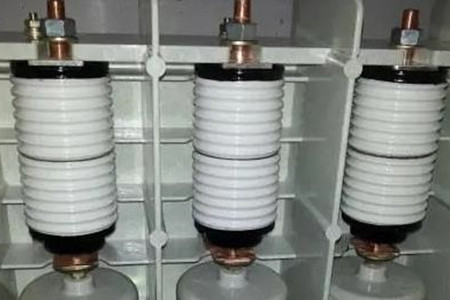 真空開關(guān)管產(chǎn)生操作過電壓的原因是什么？