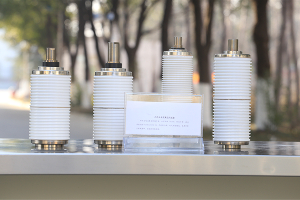 真空開(kāi)關(guān)管絕緣外殼采用玻璃材料，優(yōu)勢(shì)多多！